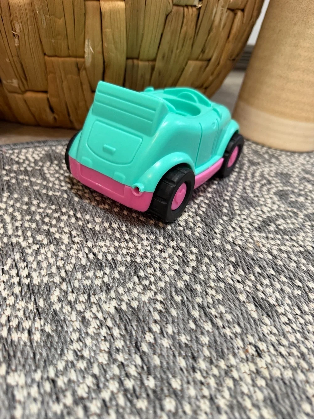 VTG Y2K Fisher-Price Teal & Pink Little People Toy Car Makes Sounds